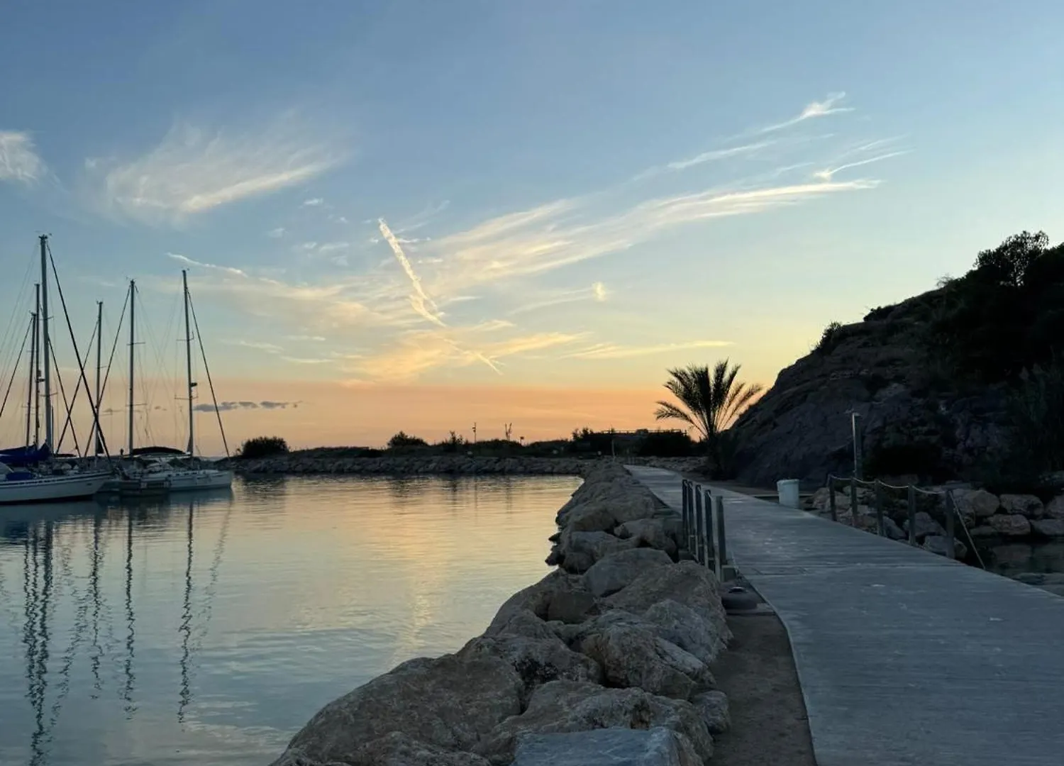 Experience Fantastique De Dormir Berce Par La Mer Pres De Barcelone Castelldefels Spain