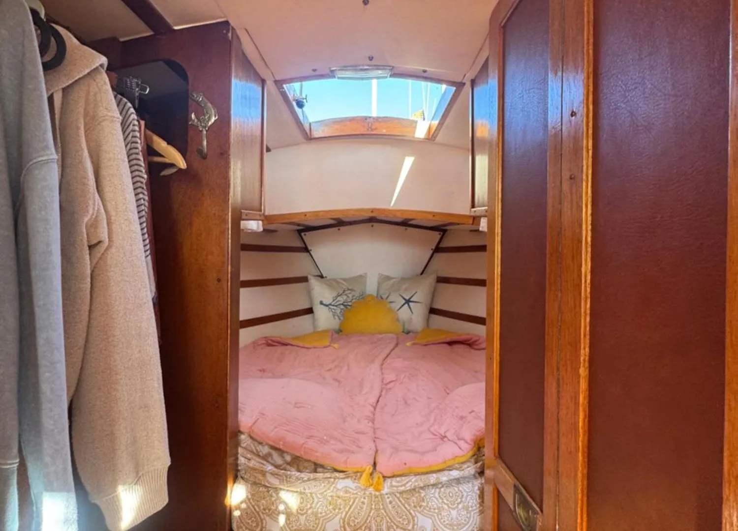 Experience Fantastique De Dormir Berce Par La Mer Pres De Barcelona كاستيلديفيلس