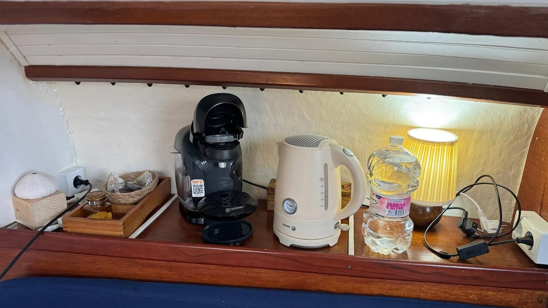 Botel Experience Fantastique De Dormir Berce Par La Mer Pres De Barcelona Castelldefels Spain