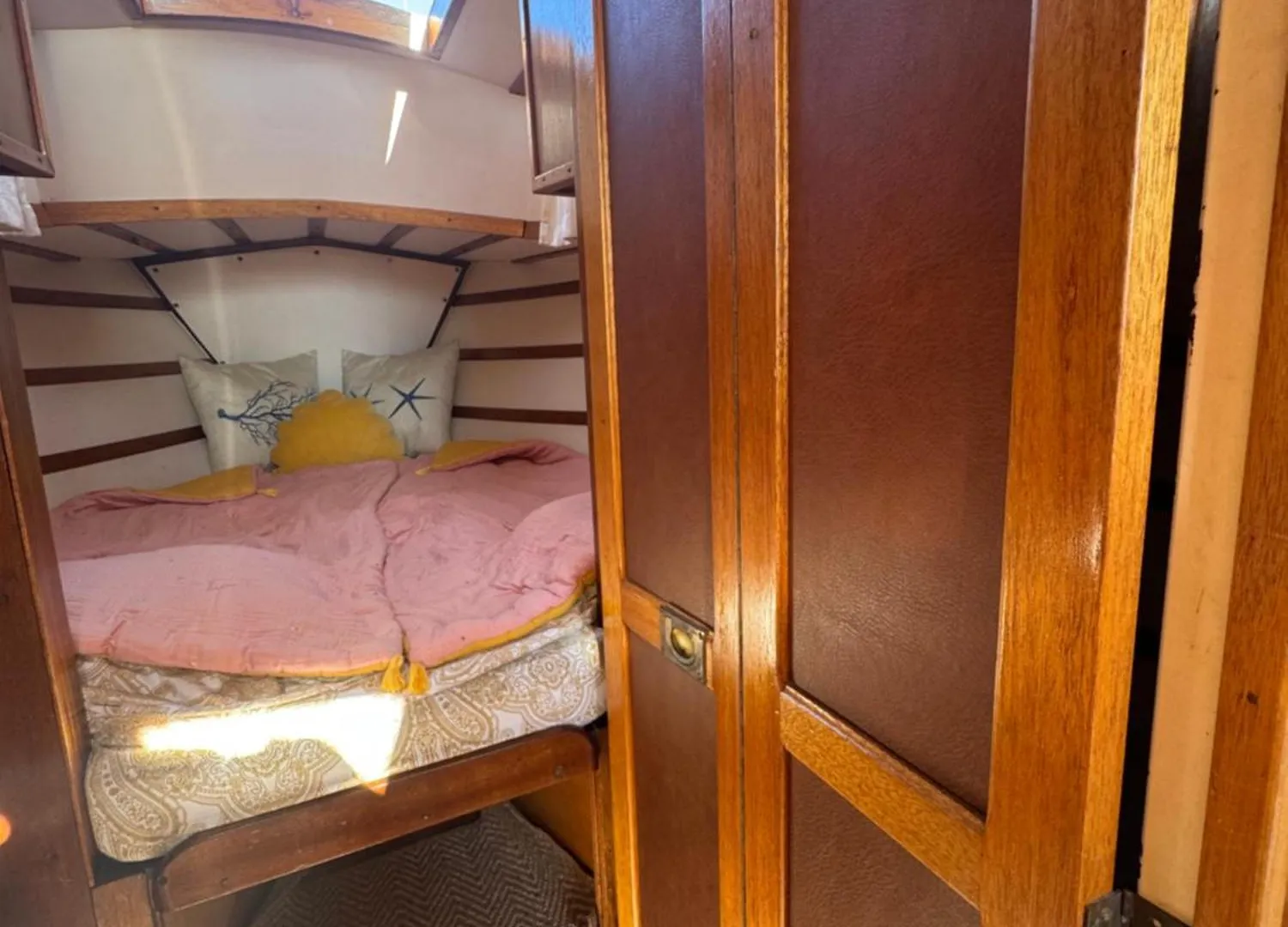 Experience Fantastique De Dormir Berce Par La Mer Pres De Barcelona Castelldefels Botel